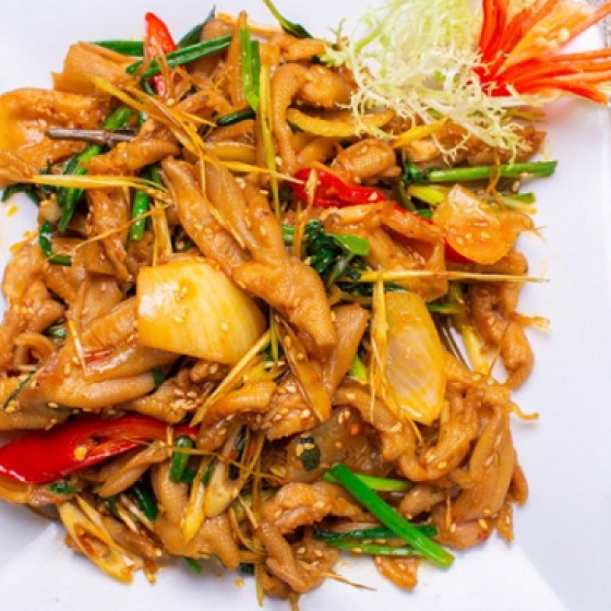 chân gà rút xương xào sả ớt